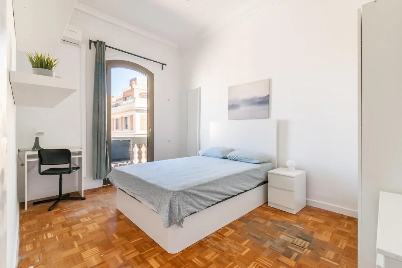 Hostal Balmes Private Rooms Barcelona